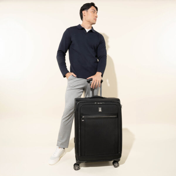 409186502 Platinum® Elite Medium Check-In Spinner