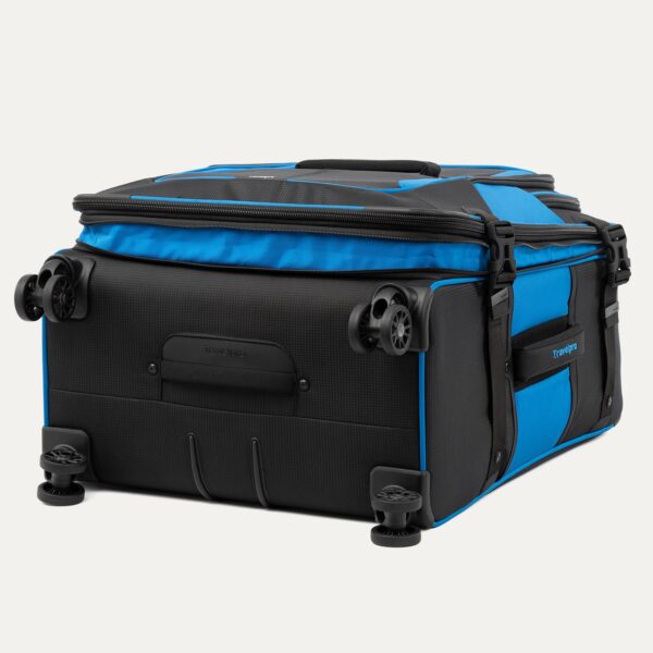 Bold™ by Travelpro® Medium Check-In Spinner