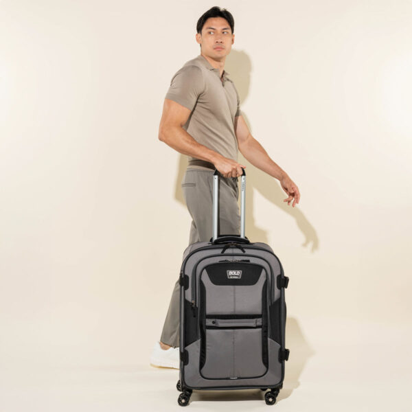 Bold™ by Travelpro® Medium Check-In Spinner